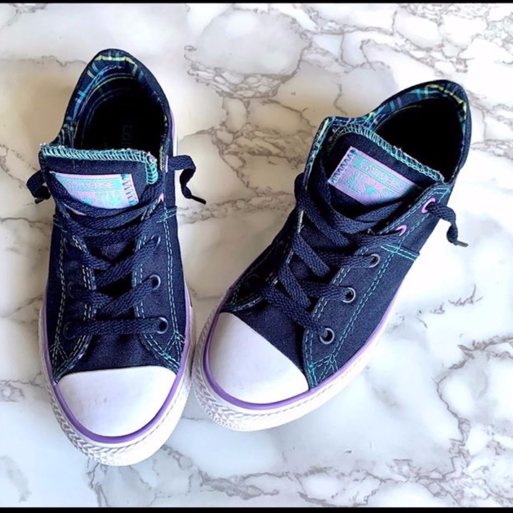 Chuck Taylor CONVERSE All Star Low Top Kid Size US 2 MED (NWOT) - Picture 2 of 9